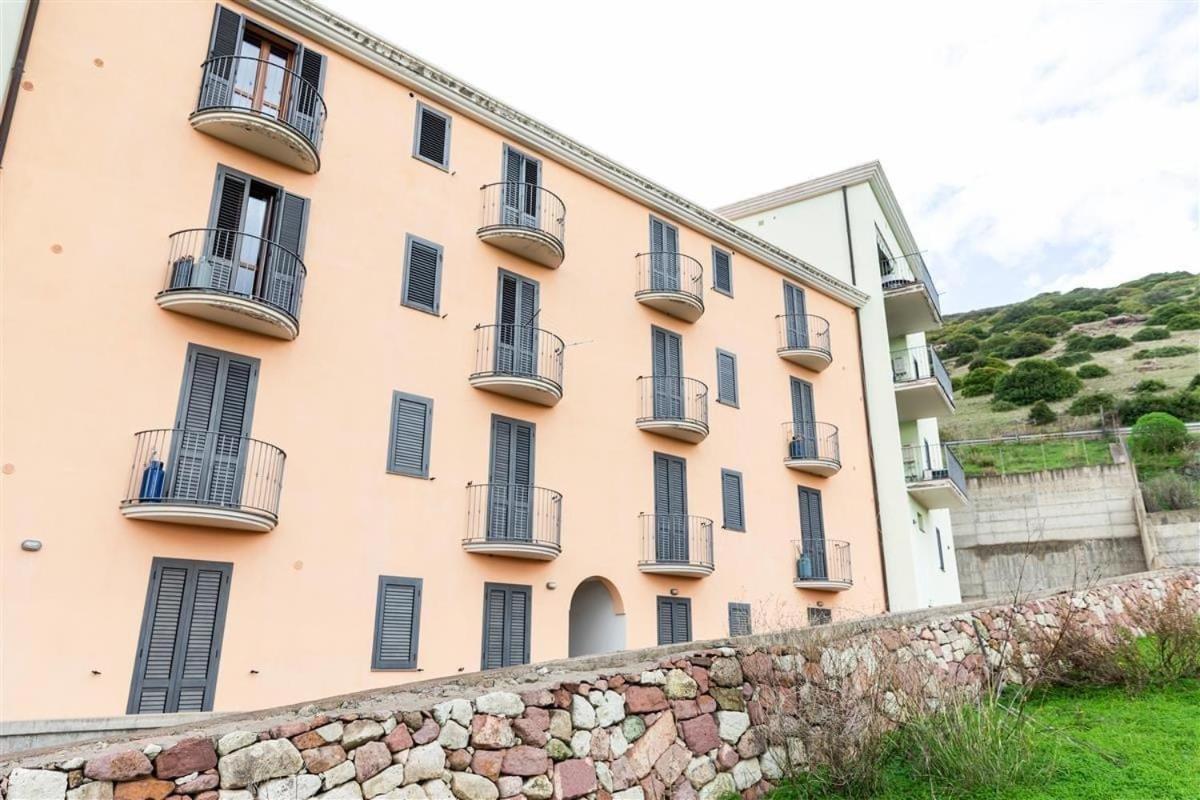 La Finestra Sul Castello Apartment บอซา ภายนอก รูปภาพ